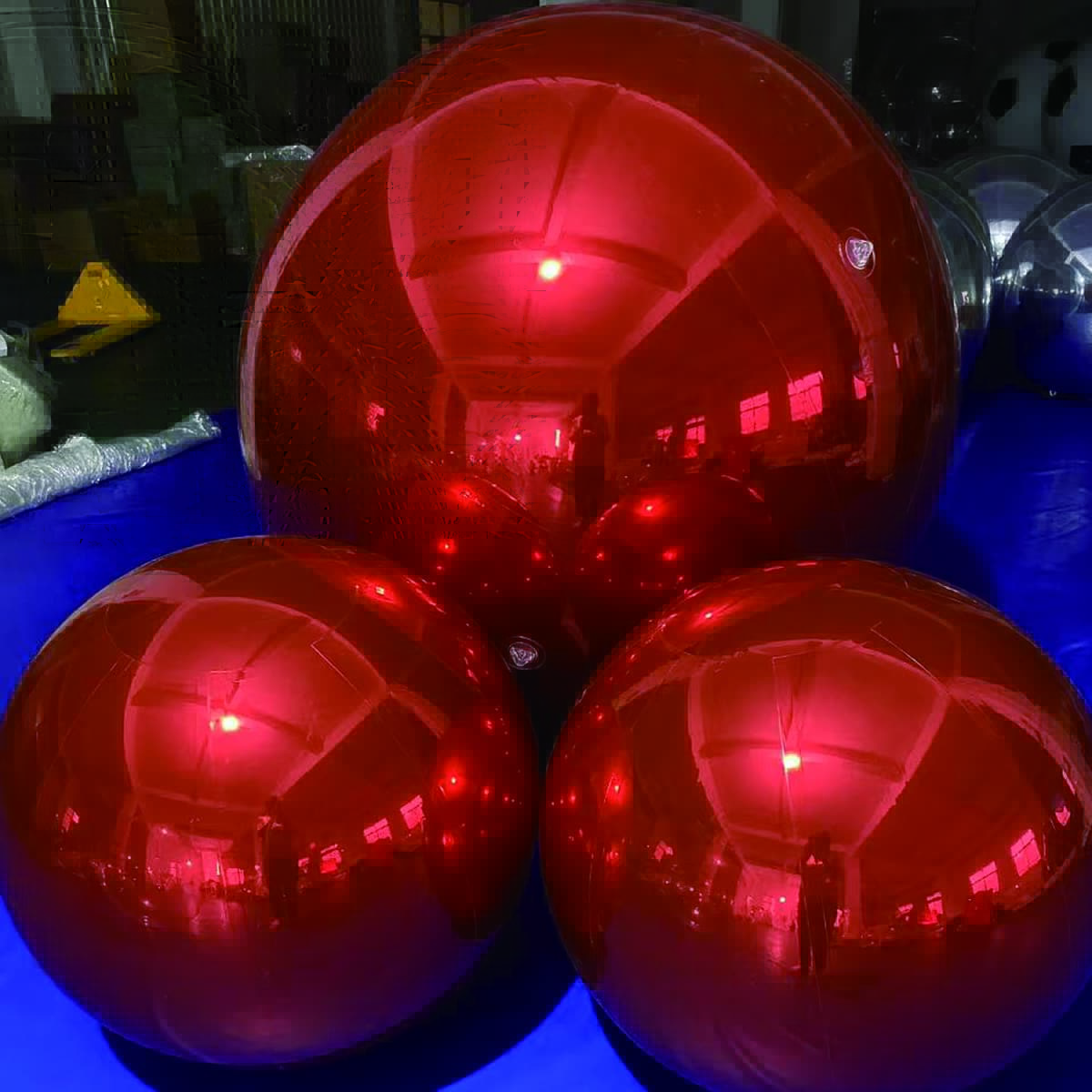 Red Mirror Balloon