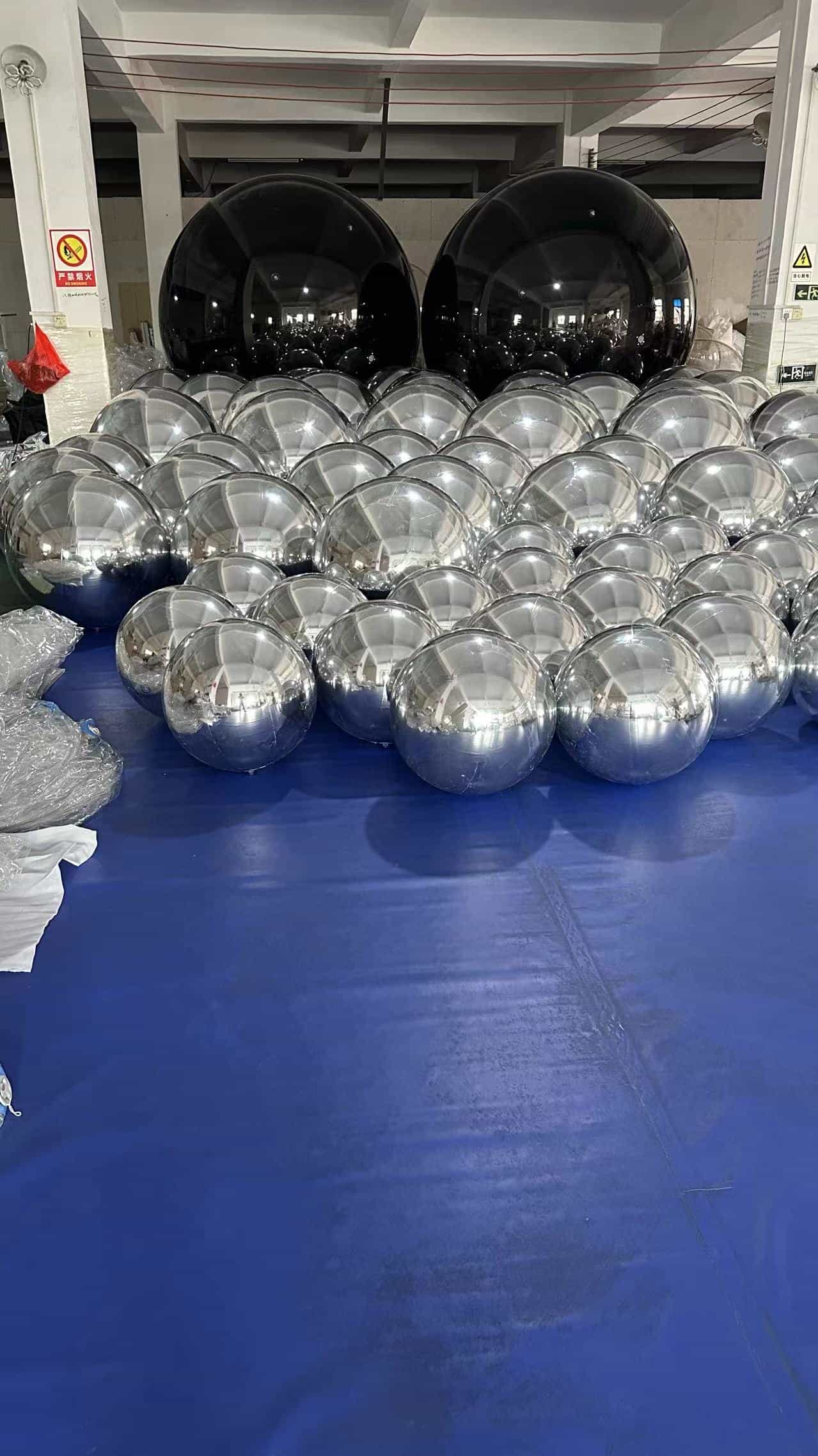 Silver Mirror Balloon - Inflatable Reflective Sphere for Wedding Party Decoration