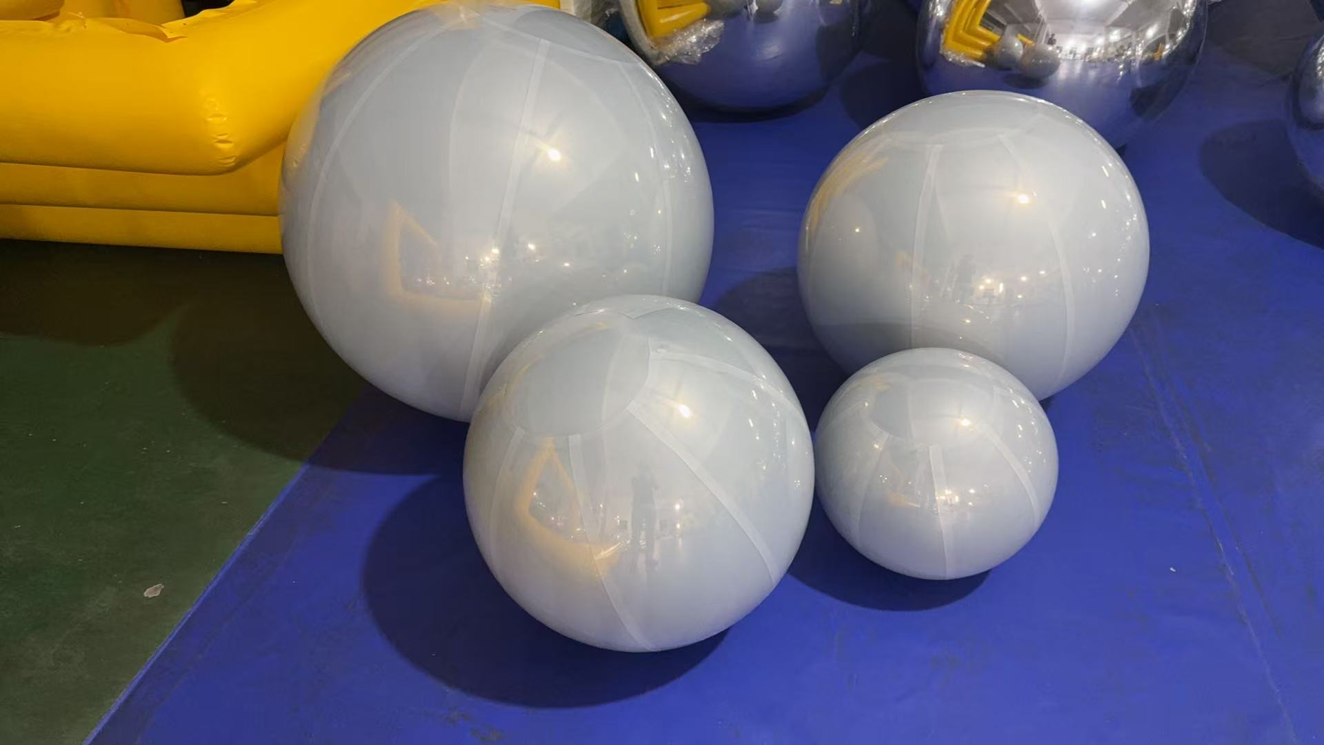 White Inflatable Mirror Ball for wedding and party decoration